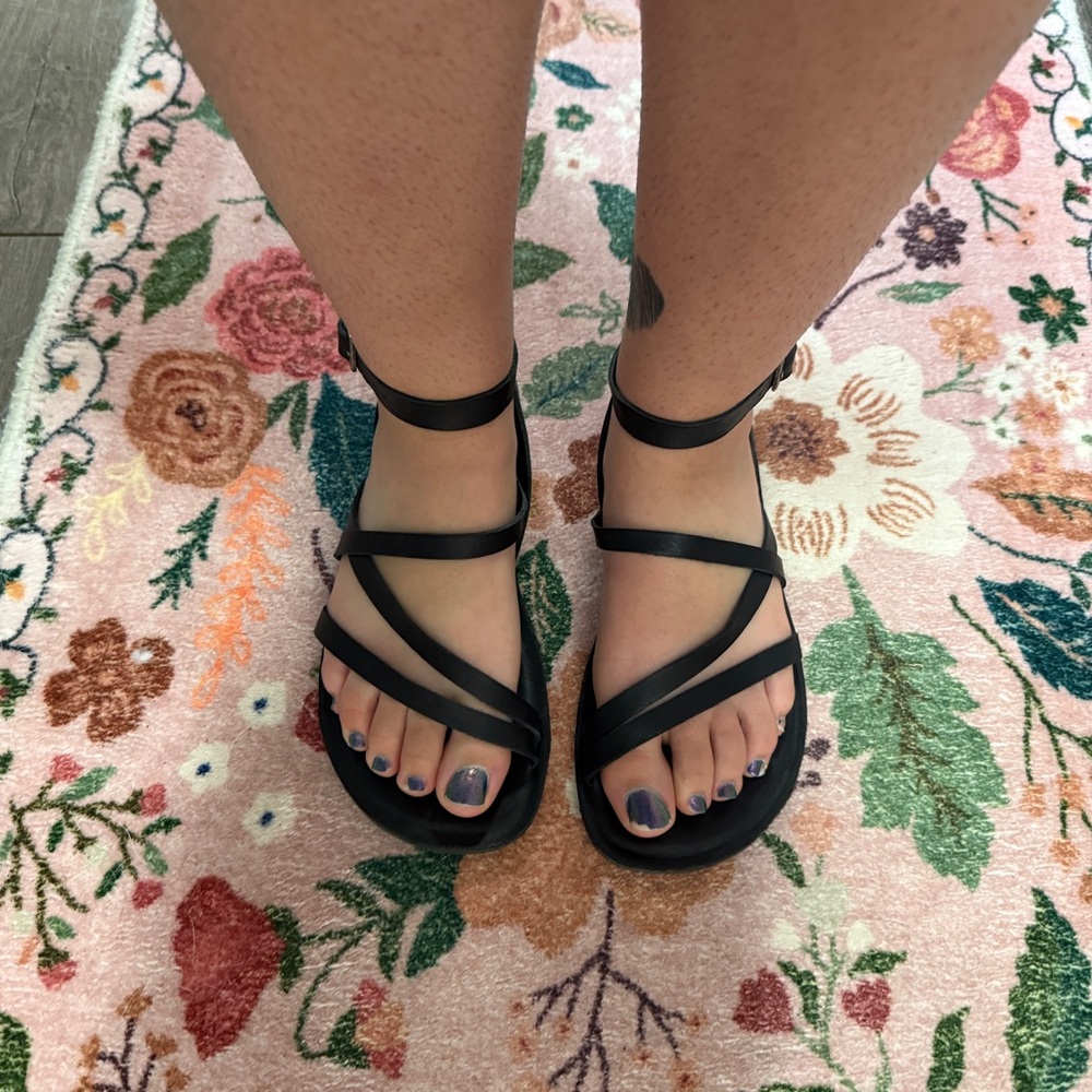 Groundies sandals
